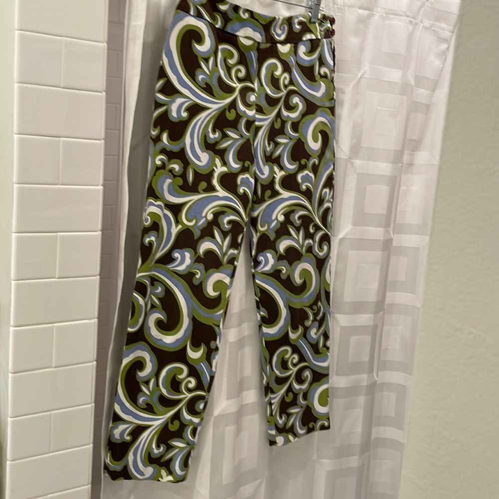 Talbots Ankle Cropped Pants in Olive, Light Blue & White Swirl Print